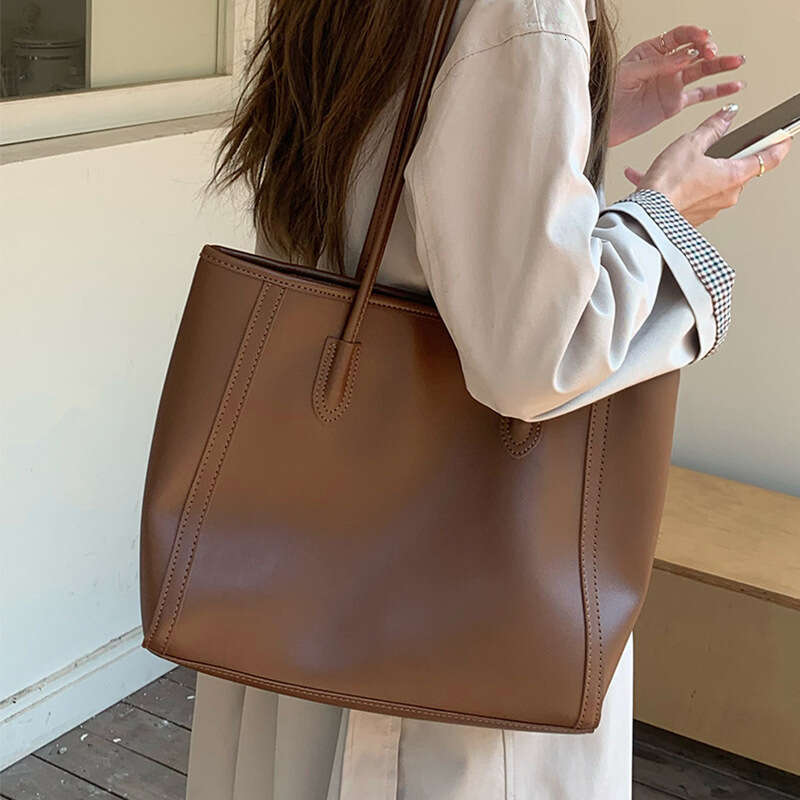 Marron grande capacité pour femmes, manteau d'automne et d'hiver assorti à l'épaule, sac fourre-tout Simple en cuir souple de Style coréen, sac d