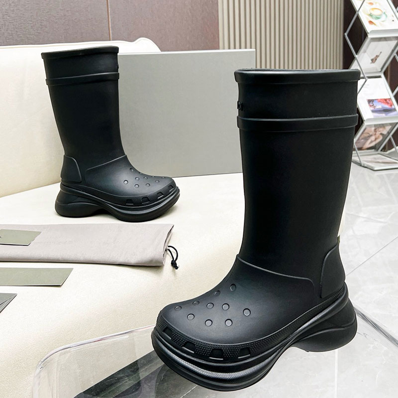 Womens Mens C TM Boot in Black 677388 Collaboration Edition Cave Boots Couple Style Rubber Rain Boots Designer Round Toe Boots Height 6CM Size 35-46