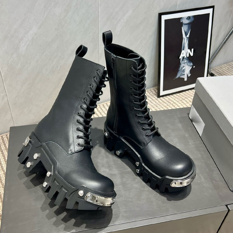 Mens Womens Bulldozer Lace up Boot in Black 671554 Couple Style Matte Smooth Calfskin Boots Designer Round toe boots 80mm platform Thick toothed rub