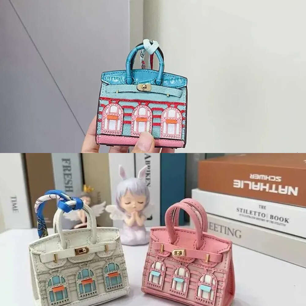 7 880 Designer Key Chain Bag Charm Keychain Handmade Leather Keychains Man Woman Mini Wallet Bags Pendant Coins Purse Accessories