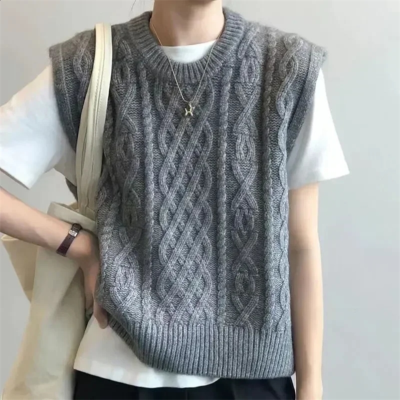 Knitted vest floral round neck fried dough twisted womens sweater autumn loose folding sleeveless sweater 241206bj