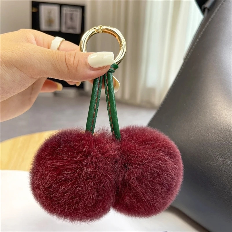 Rings Cute Cherry Real Rex Rabbit Fur Keychain Plush Ball Women Bag Charm Jewelry Pendant Car Key Metal Ring Ornaments Girl Toy Gift Hot