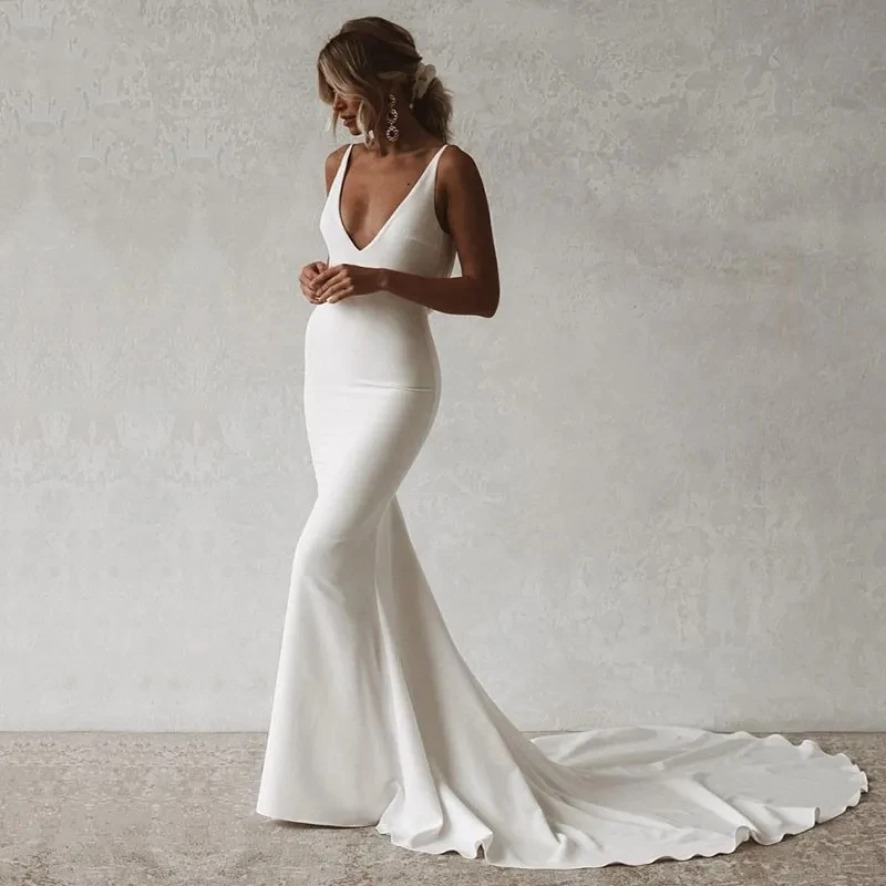 Sexy Mermaid Wedding Dress V-Neck Open Back Boho Wedding Gown Simple Plain Long Train Buttons Beach Bridal Dress Robe De Mariee 0923
