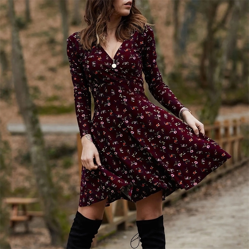 V Neck Manches Long Sleeve Robe Female Retro Elegant Party Culb Dress Temperament Solid Color High Waist Pleated Dresses 250425