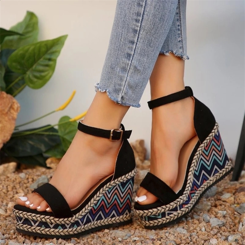 Summer European and American Fashion Simple Ethnic Style Slope Heel Sandals with One Button High Heel Womens Shoes 241228