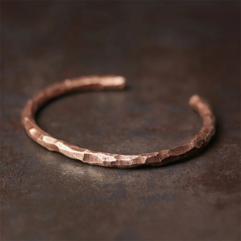 Bijoux bracelet en cuivre martelé rustique steampunk rétro punk menottes bracelet à la main Homme vintage 240914