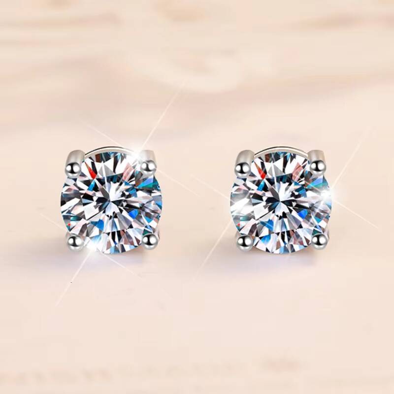 Fine Fashion Jewelry Four Claws Classic Gold Plated VVs1 Moissanite Womens Jewelry S925 Silver Earrings of Women Studs