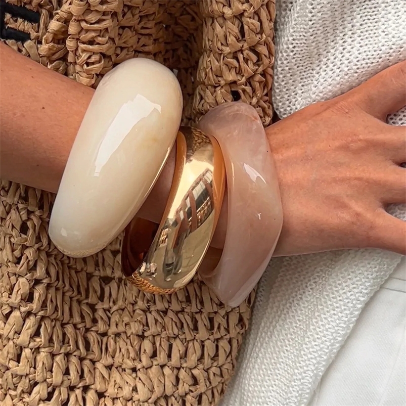 KMVEXO Vintage Punk Beige Khaki Thick Resin Acrylic Smudging Bangles Geometric Irregular Bangle Bracelets For Women Men Jewelry 250521