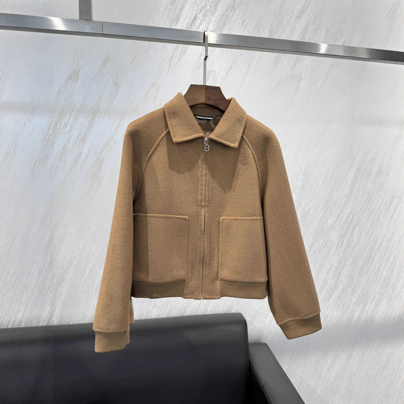 Women's Jackets Designer 2025 Autumn Winter New H Double-Sided Cashmere Zipper Short Pig Nose Simple Elegant Wool Coat for Women D4IP
