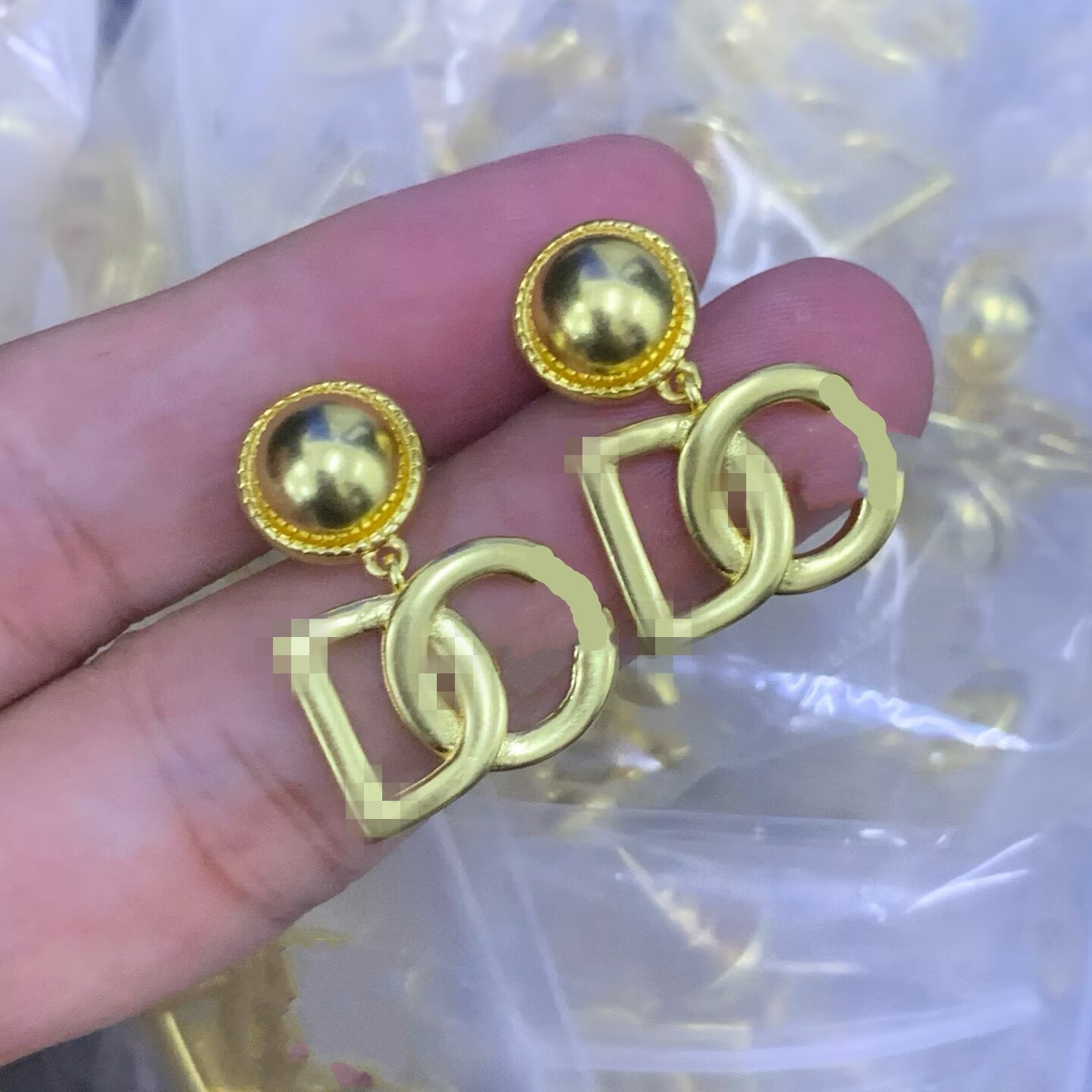 Designer de luxe Hip Hop Big Letter LETTANT PENDANT BOUCtes d'oreilles Boucles Bracelet Choker 18K Gold Party Wedding Bijoux Set Girls Femmes