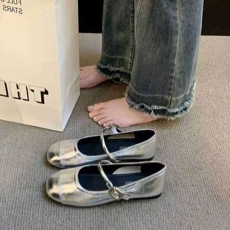 French Mary Jane Shoes Single Shoes Female 2025 Spring and Summer New Korean Flat Bottom Bean Shoes Small Leather Shoes Casual Z250923
