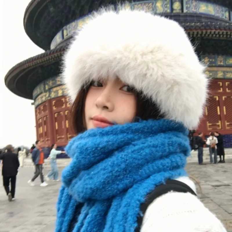 Fluffy Fur Womens Winter Hat Warm Ear Protection Snow Ski CAP Female Faux Fur Bomber Hat Windproof Russian Hat BonnetXJ250923