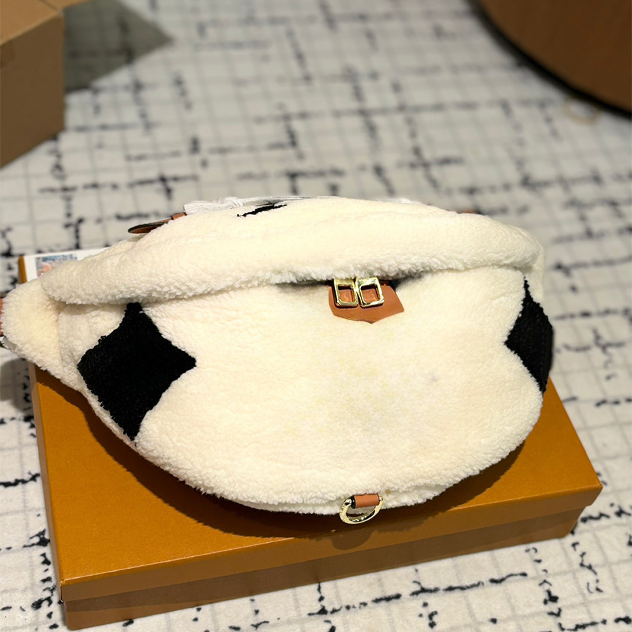 Totes Womens Designer Bag Winter Teddy Fuzzy Waist Chest Bags for Women Luxury Totes Fashion Purse Crossbody Lamb Wool Soft Fur Shoulder Belt Bag
