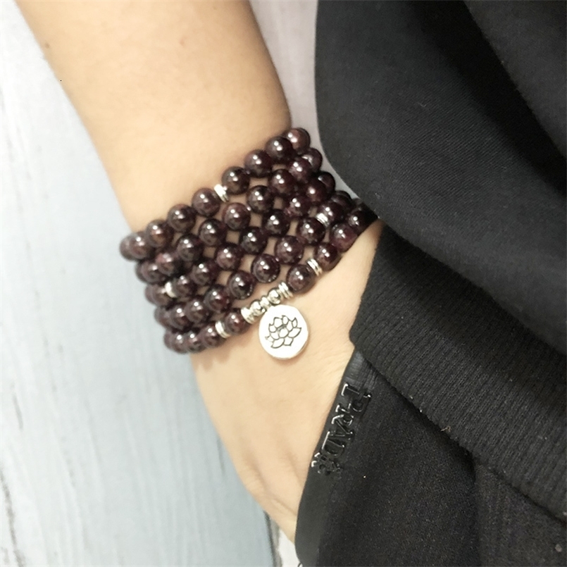 Chain 8MM Natural Garnet Beaded Bracelet Jewelry Gift Prayer Beads Lotus Yoga s 108 MaLa For Men And Women 230511