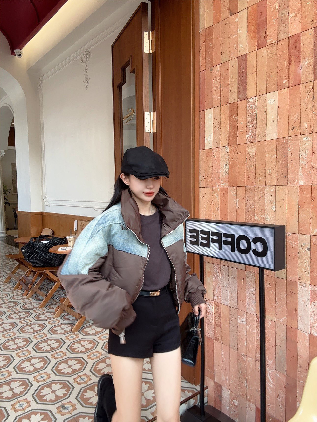 Winter women's LLVV patchwork denim down jacket, fashionable, luxurious, trendy and thick, warm, a must-have for winter