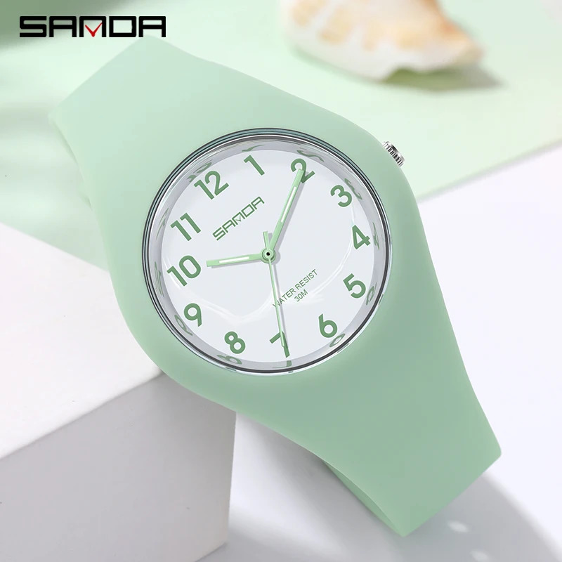 Les femmes regardent des femmes simples de mode étanche quartz montres de bracelet ultra-minces