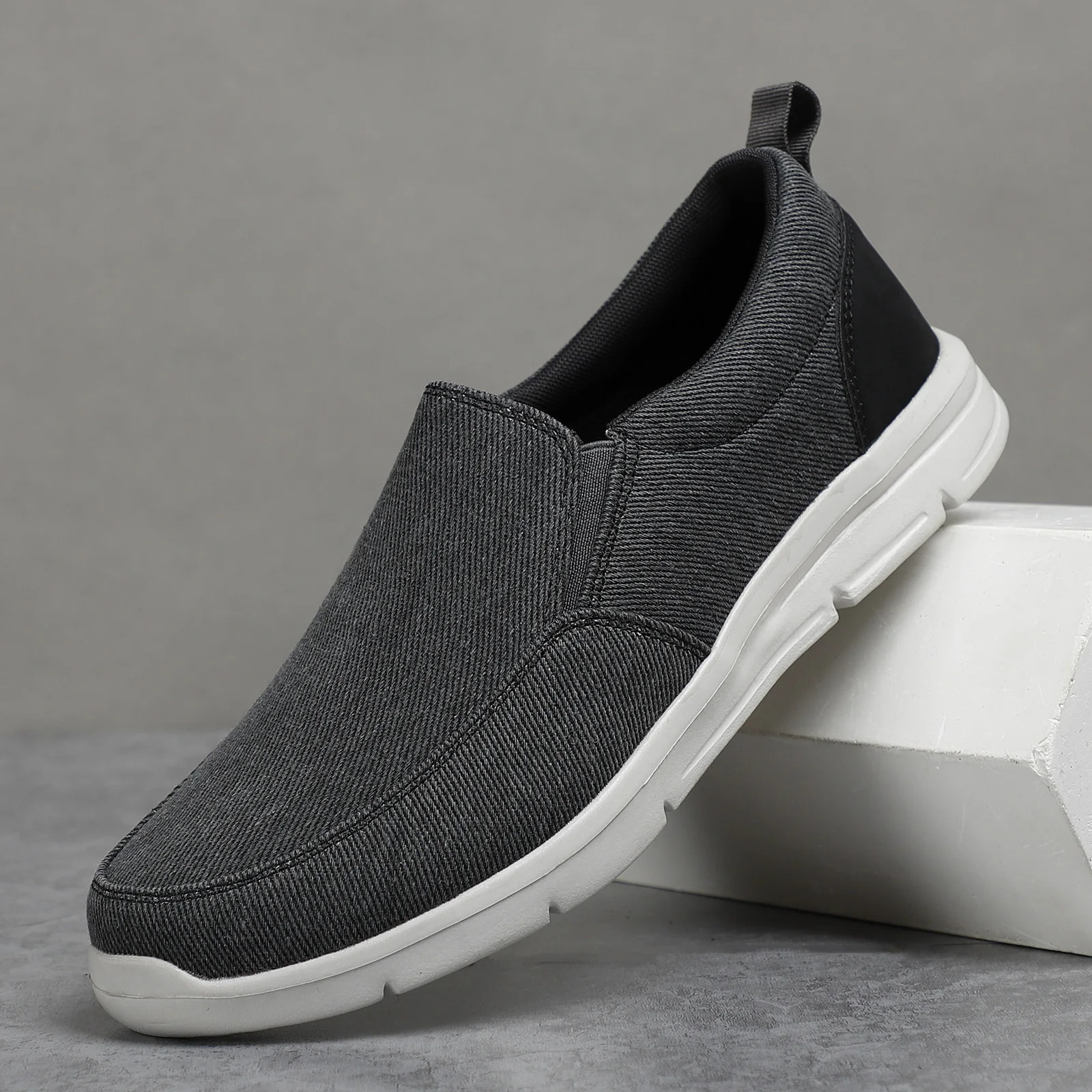 Chaussures décontractées toile Boucheurs respirants masculins masculins confortables chaussures de marche en plein air chériaux classiques basket