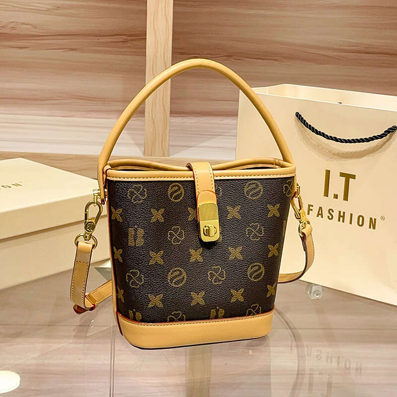 Women 2025 New Vintage Floral Handbag Shoulder Crossbody Small Style Bucket Bag