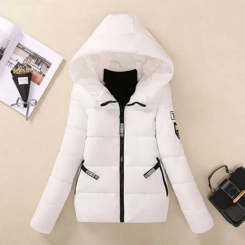 2022 New Winter Jacket Women Parkas Hooded Short Coats Female Parka Warm Thicken Jacket Korean Loose Cotton Padded Outwear Z250923