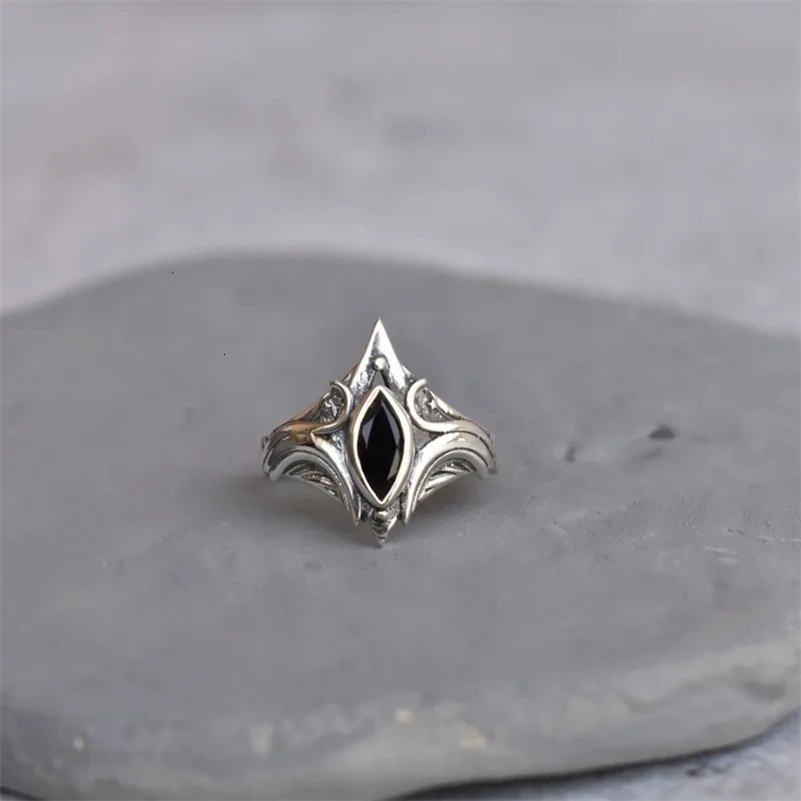 Fashion Punk Jewelry Gods Eye Black Gem Ring Womens Vintage Bohemian Ring Y2K Fashion Womens Wedding Party Holiday Gift 250225