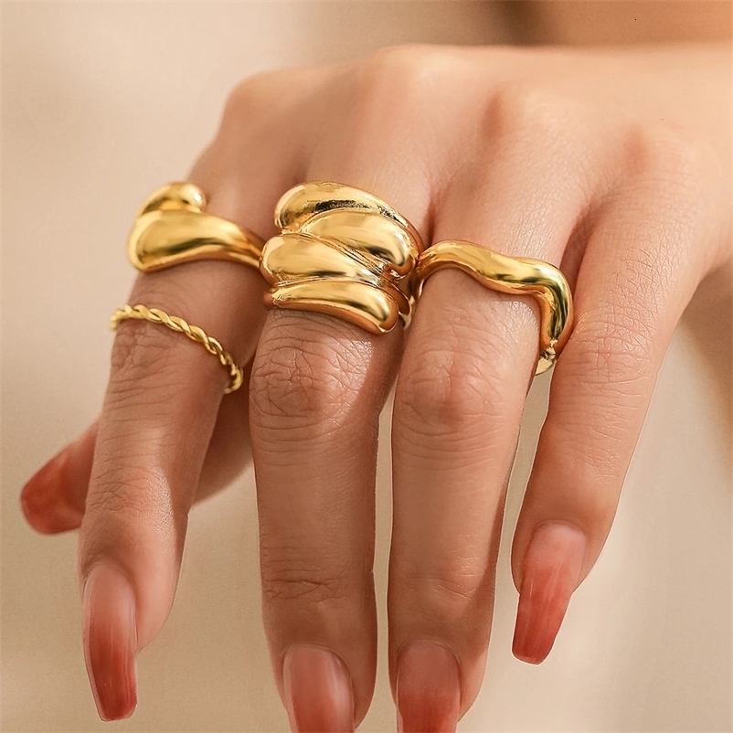 IngeSightZ 4Pcs Punk Adjustable Open Gold Color Ring Fashion Smooth Metal Ring Set Womens Aesthetics Party Jewelry 240601bj