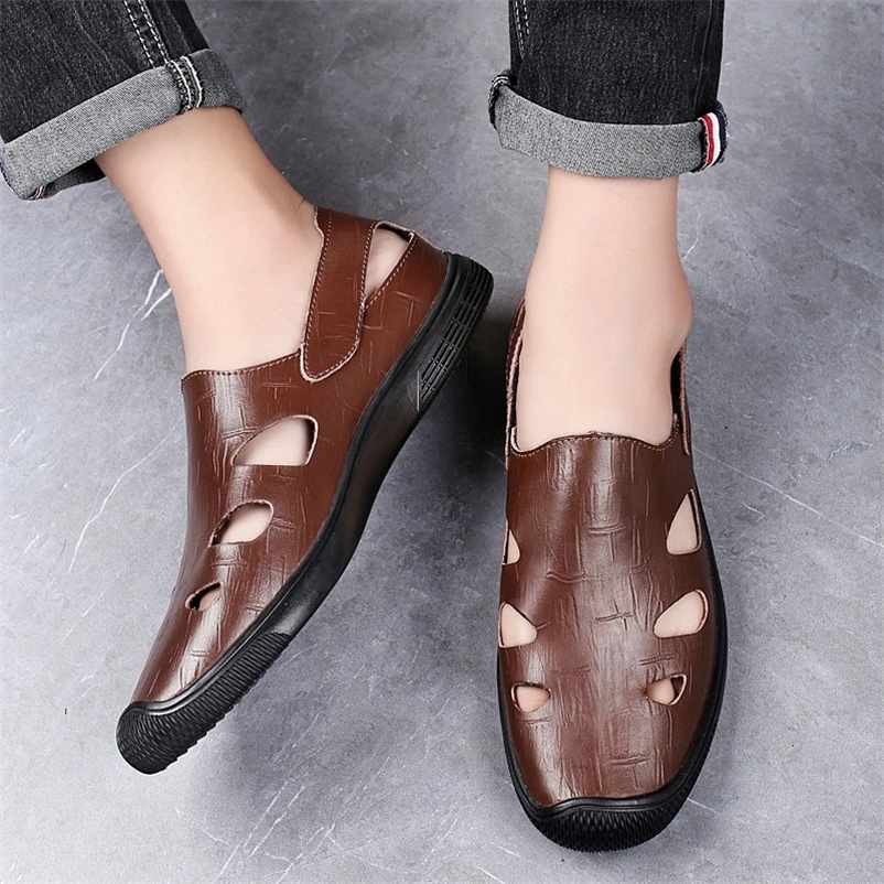 Summer hollow mens leather shoes with soft soles casual business mens sandals breathable office formal lightweight outdoor shoes 240615bj
