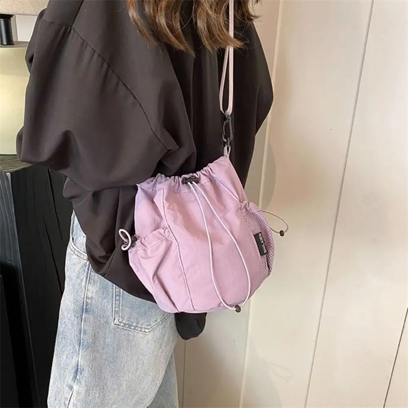 Korean Style Drawstring Bucket Bag Solid Color Wrinkle Nylon Crossbody Bag Large Capacity Adjustable Shoulder Strap Shoulder Bag 250113