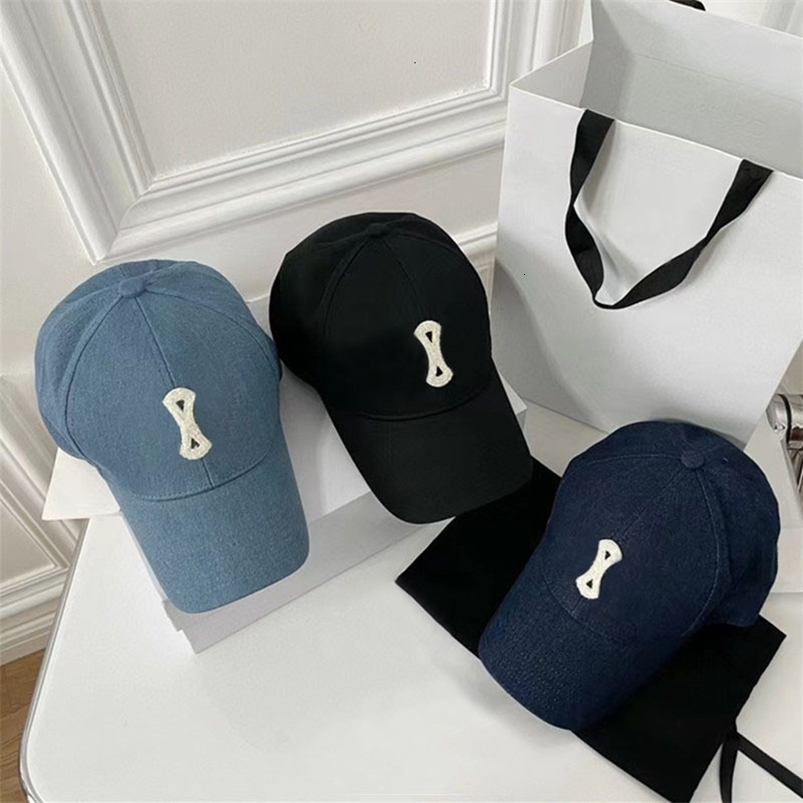 Wide Brim Hats Bucket Hats Tanning Baseball Hat Summer Fashion Sticker Baseball Hat Men's and Women's European American Retro Casual Sunsh