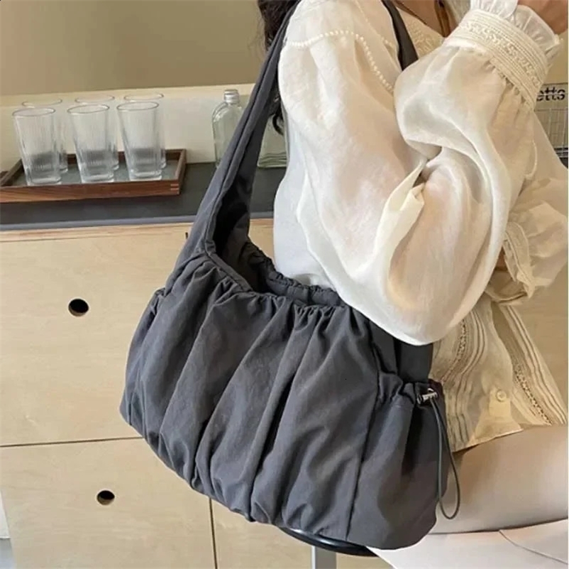 Nylon Cloth Bag Women Tote Bag Large Capacity Summer 2024 All-Match Ins One-Shoulder College Student Class Bag Lady Handbag 250421bj