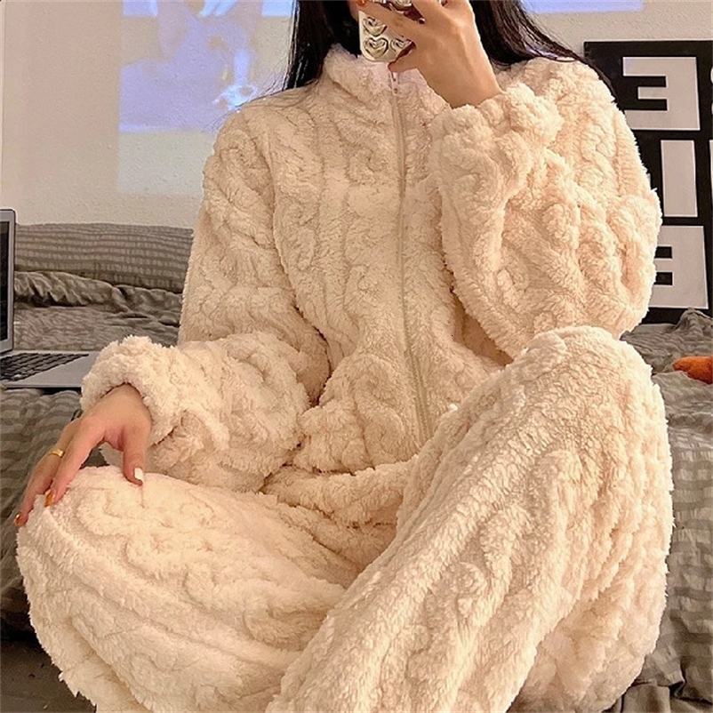 Large size flannel sleepwear set for autumn and winter womens sleepwear Trouser set thick coral fleece high neck casual wear 240830bj