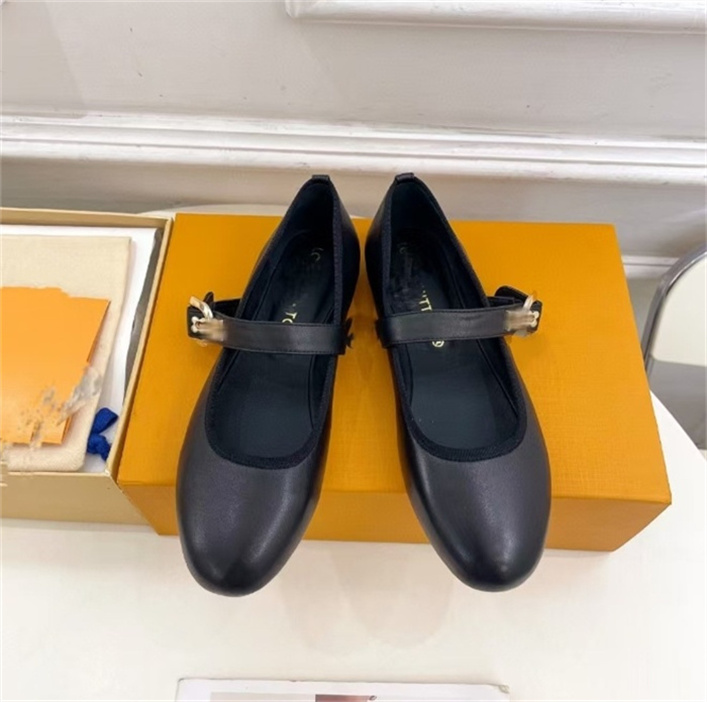 2025 woman Ballet Flats shoes designer shoe loafer 100% real leather Flat Ballerina Shoes luxury shoe Classic Mary Jane women Loafers Daily Outfit 3