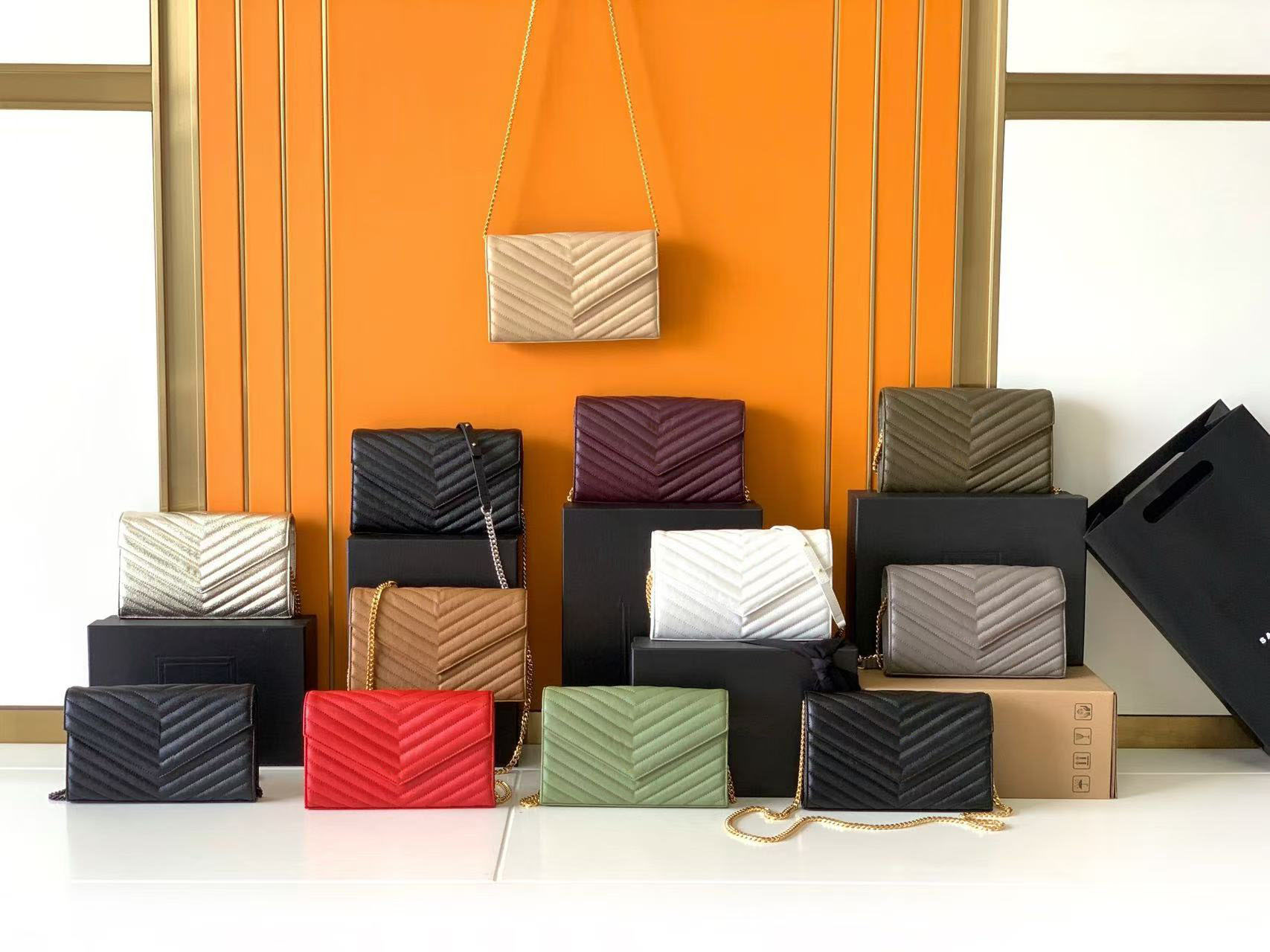 10A Purchase high-quality 10A bags, jackets, belts, wallets, shoes, and jewelry. Pay for shipping costs and purchase any product through a dedica-image-975732729