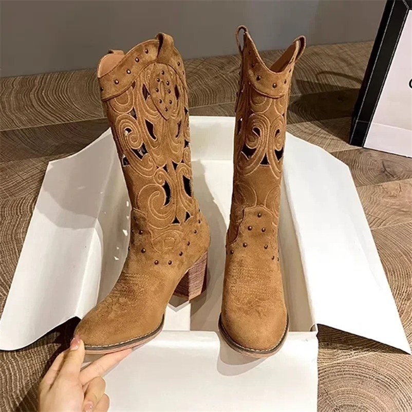 Botas de estilo retro bordado bordado hueco para mujeres tacones gruesos de otoño altas rodillas botas de vaquero para mujeres botas de caballero de