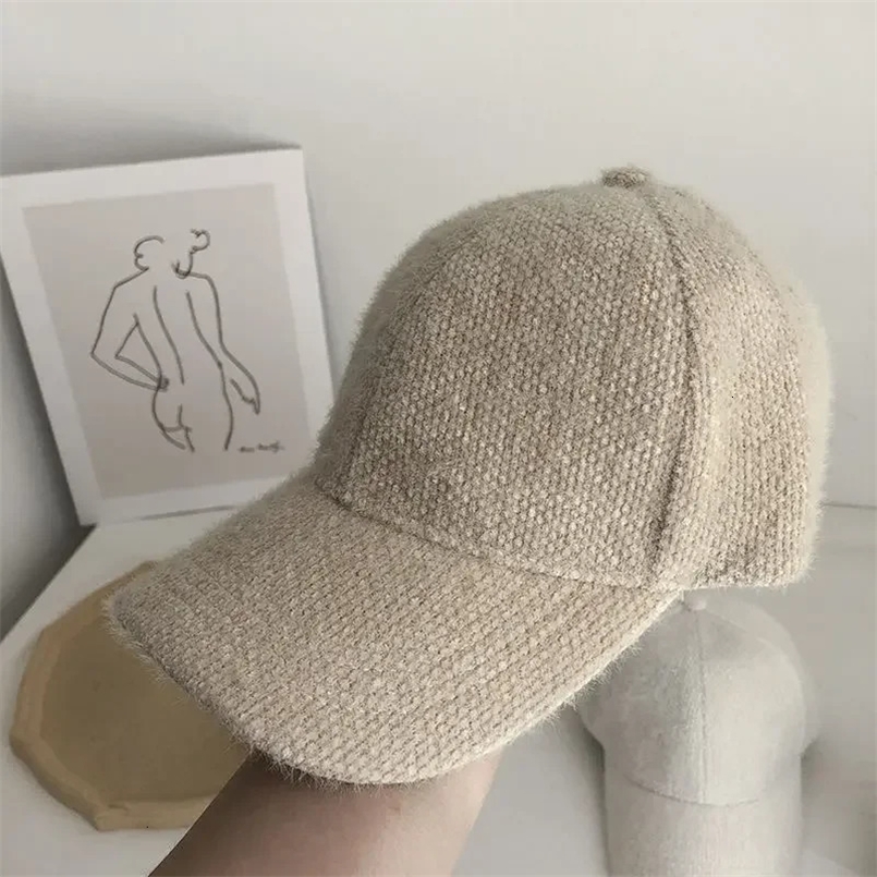 Autumn Winter Solid Color Baseball Cap Women Cony Hair Women Visor Hat White Black Warm Cap Plush Baseball Caps Casquette Gorras 240518
