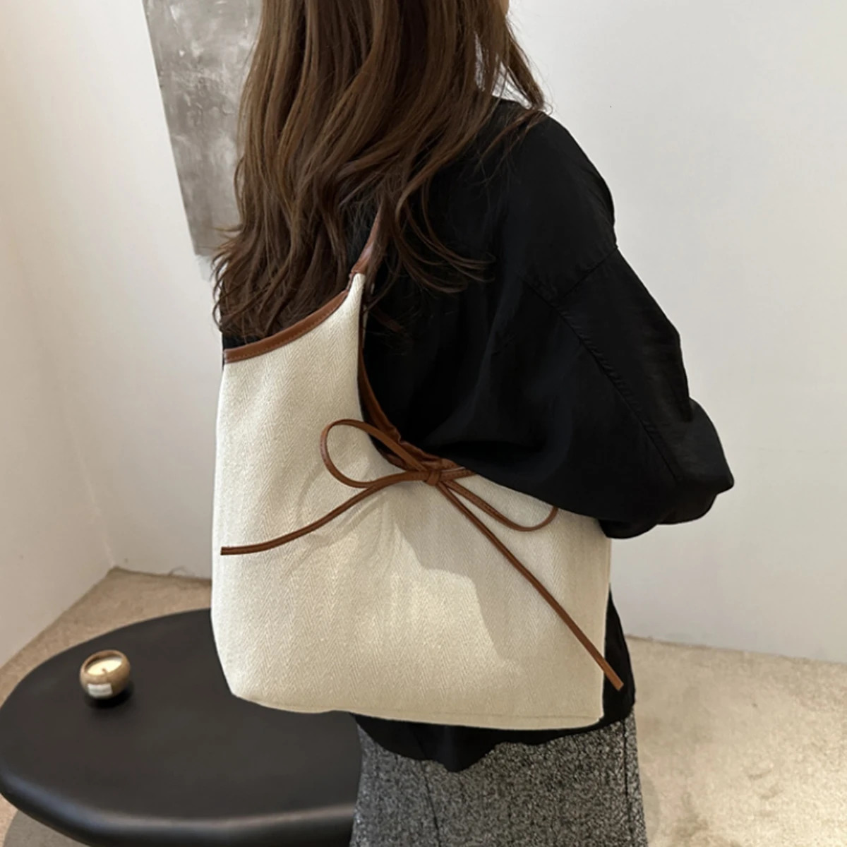 Coffee color Tote bag womens fashion lace bow large capacity bag summer style casual shoulder bag class bag 1 pack 250807