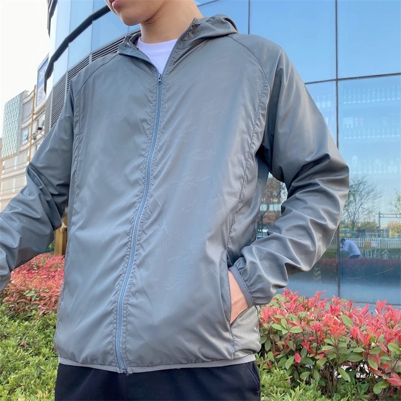 Fashion Casual Jacket Anti-scratch Windbreaker Jacket Pockets Men Ultra Thin Sun Protection Coat Versatile Fishing Clothes 250206
