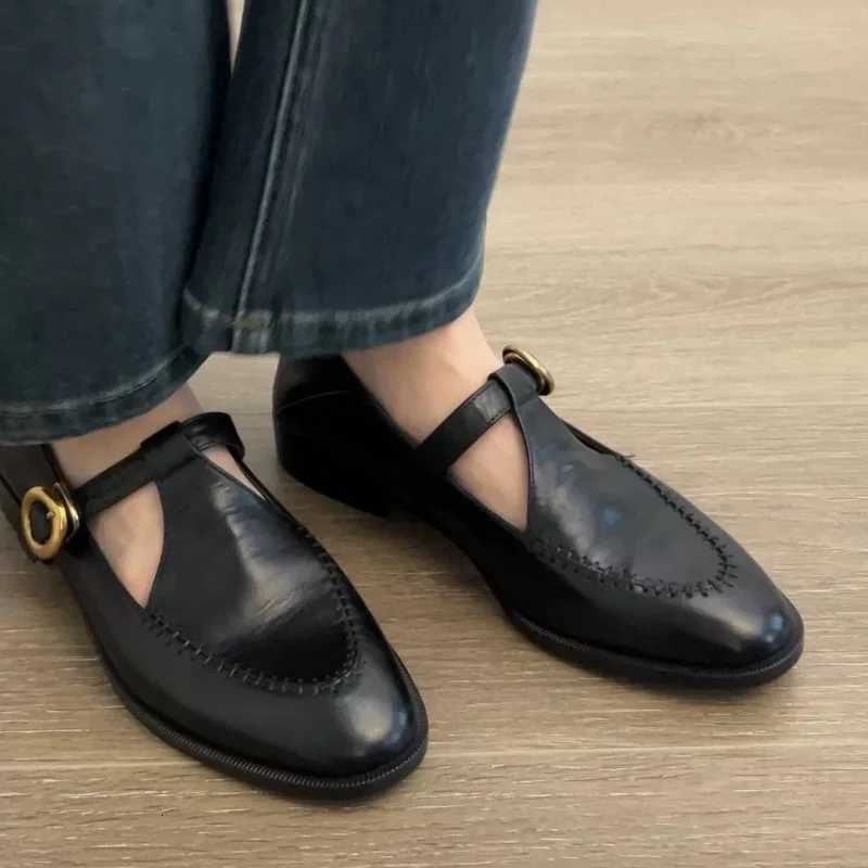 Tstrap Buckle Flat Shoes 2025 Designer New Spring Casual Women Loafers Mary Jane Comfortable Soft Walking Lady Flat Shoes Z250923