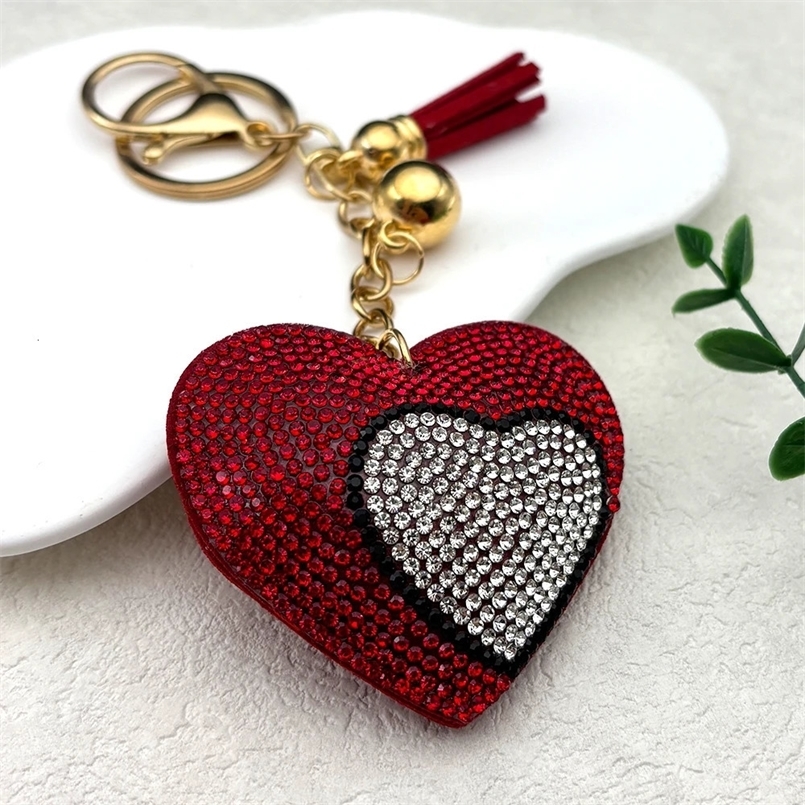 Two Heart Love Keychain Women Red White Rhinestone Romantic Keyring Jewelry Female Fashion Bag Charm For ValentineS Day Gift 250430