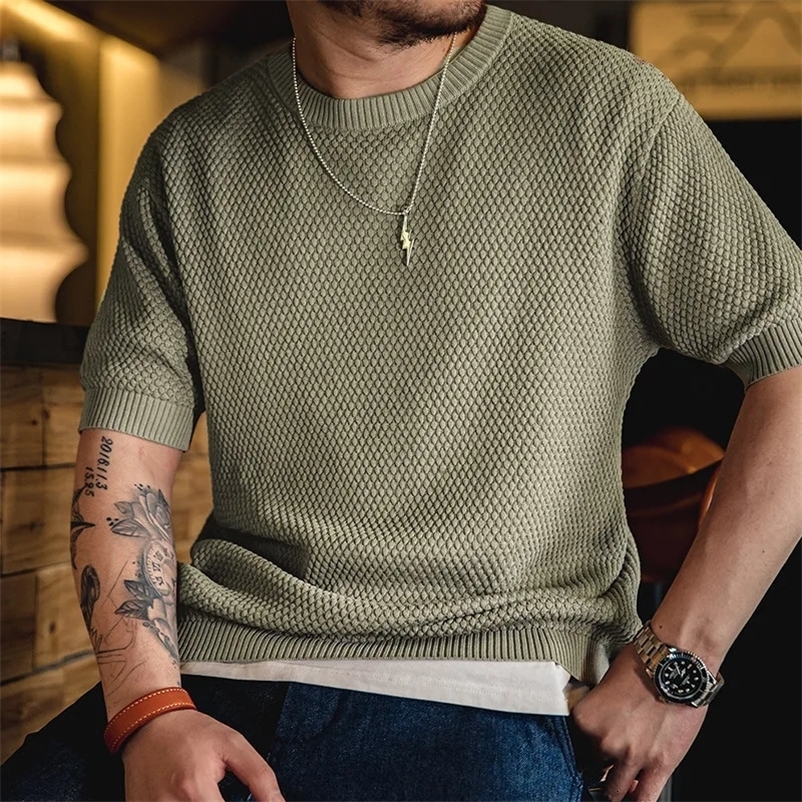 Retro plain knitted T-shirt for mens spring and summer casual O-neck short sleeved knitted top fashionable solid color mens T-shirt 241205