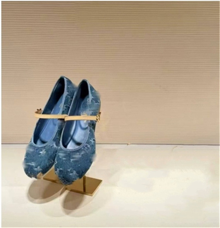 2025 woman Ballet Flats shoes designer shoe loafer 100% real leather Flat Ballerina Shoes luxury shoe Classic Mary Jane women Loafers Daily Outfit 3