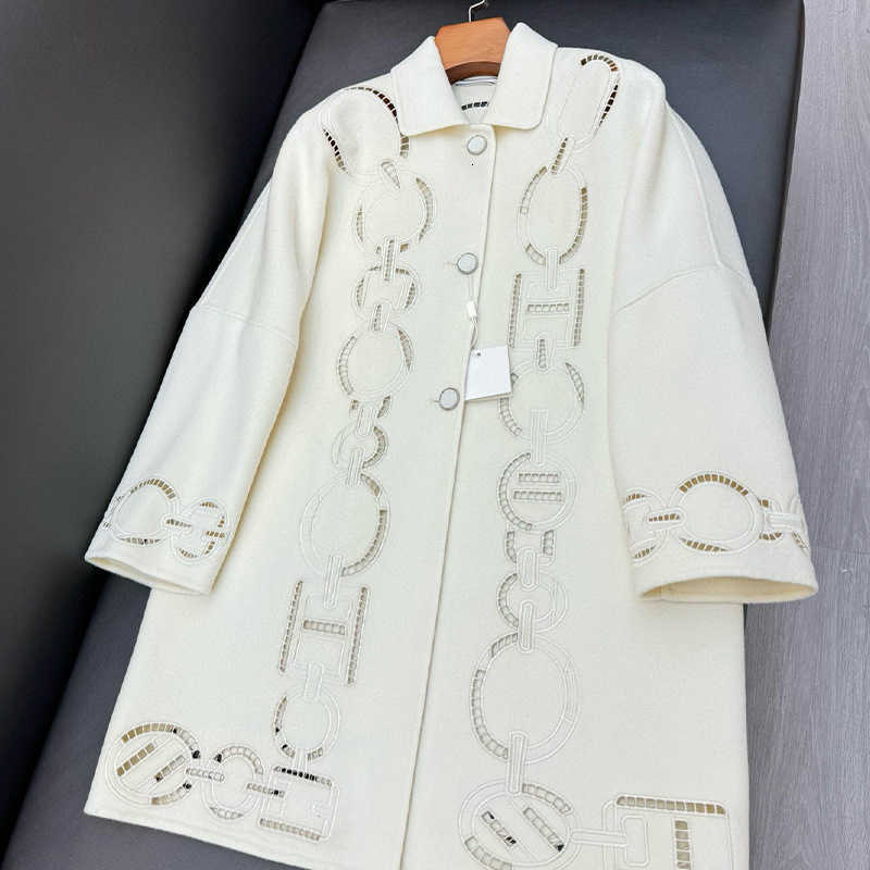 Mélange de laine pour femmes Designer 2025 automne hiver neuf mode décontracté repeuphere coablage lourde broderie à double face velours creux de