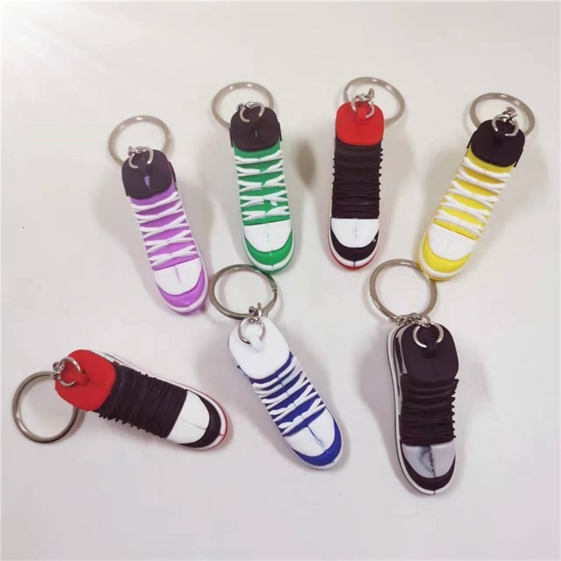 Keychains Lanyards 10Pcs Lot Fashion 3D Basketball Shoes Keychain Simulation Fun Sneakers Keyring Man Skateboard Shoe Model Car Pendant 230710bj
