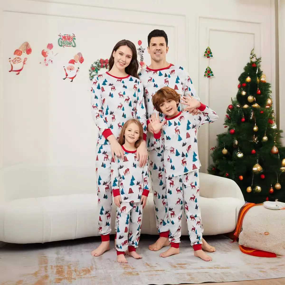 New family pajamas for autumn and winter 2025 Christmas white and flowerprinted fashionable home set baby onepiece pajamas X250923