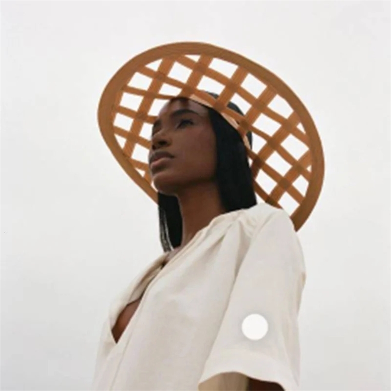 Fashion Hollow Beach Hat for Women Wide Brim Straw Hat Hand-woven Eaves Sun Hats Empty Top Summer Hats Outdoor Wholesale 240426