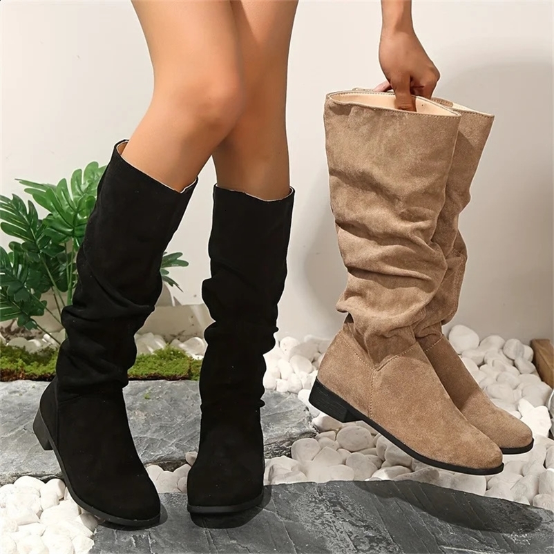 Wrinkled boots womens artificial suede long sleeved high boots 2024 winter womens fashionable slide square low toe knight boots MUJI good product 24