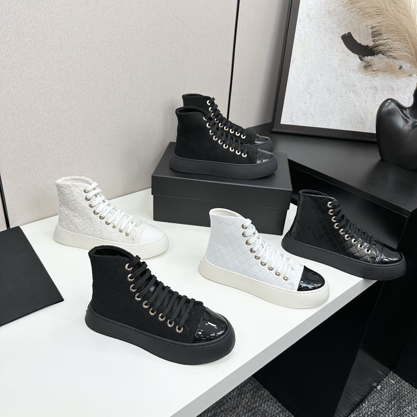 NEWEST TOP QUALITY Designer Short boots mixed color Shoes British Style Short Boots 2025 Spring Pattern Fashion Boots Thick Sole Working Boots Locom