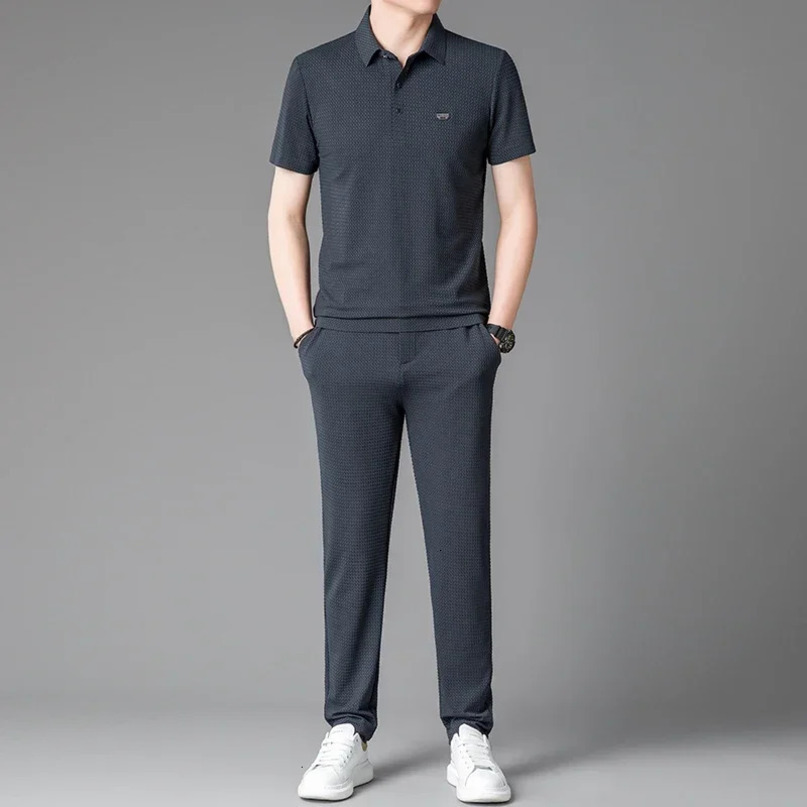 Casual Sports Suit Mens Summer Thin Breathable and Loose ShortSleeved Trousers Ice Silk Seamless Elastic TwoPiece 240531