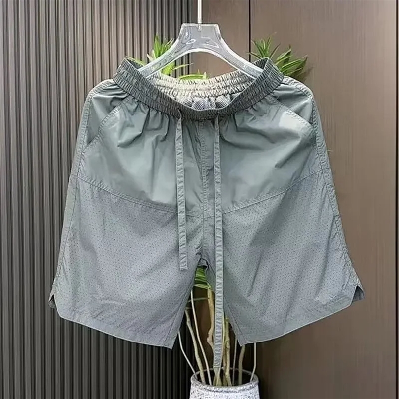 Summer Laser Hole Breathable Casual Shorts Men Simple Fashionable Loose Fit Quick Dry Ice Silk Five-minute Shorts 240829