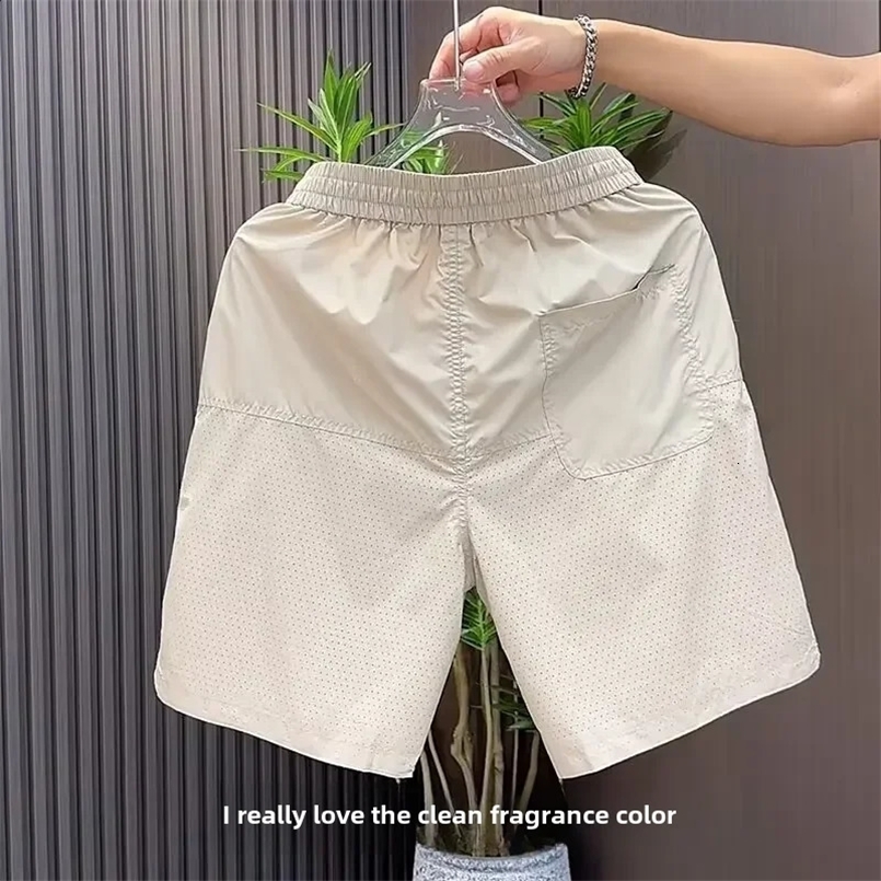 Summer Laser Hole Breathable Casual Shorts Men Simple Fashionable Versatile Loose Fit Quick Dry Ice Silk Five-minute Shorts 240829