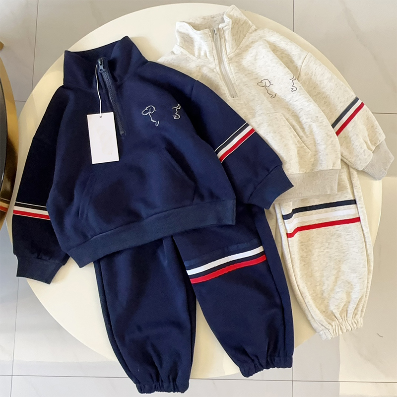 Boys' autumn sports suit 2025 new western-style fashionable children's sweater handsome boy baby spring and autumn two-piece suit